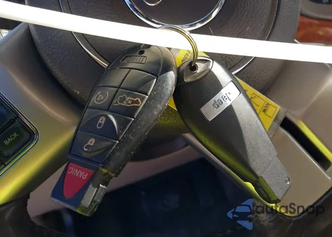 2012 Jeep Grand Cherokee Overland z USA, uszkodzony, nr VIN 1C4RJFCT2CC179920